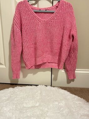 Pink V neck sweater from aqua